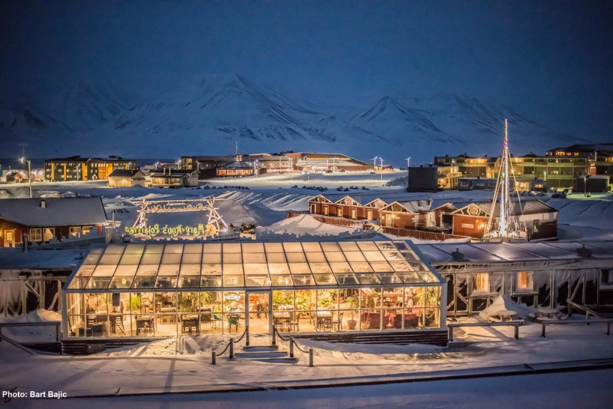 Longyearbyen. Лонгйир, Шпицберген, Норвегия. Лонгйир Longyearbyen Норвегия. Лонгйир (Longyearbyen), Шпицберген. Шпицберген Лонгйир университет.