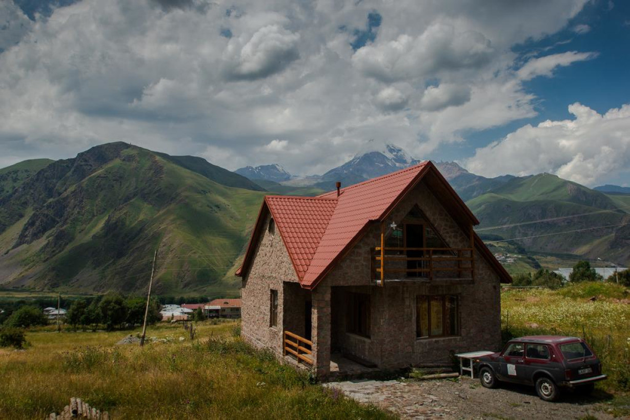 Дом в горах кавказа