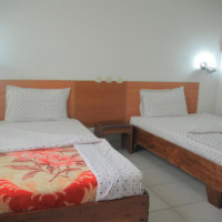 <img class='cat_full_img' src='https://rbkt.org/b/e2/38/ed/e238ed65bdae9da6357b0559bc588a8f.jpg' />