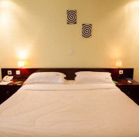 <img class='cat_full_img' src='https://rbkt.org/b/9d/01/d6/9d01d6927d032efa3811566e4aaf1fa3.jpg' />