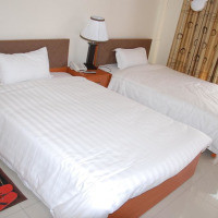 <img class='cat_full_img' src='https://rbkt.org/b/fa/60/15/fa60154a8afc1c2a0d1b52800ce6e801.jpg' />