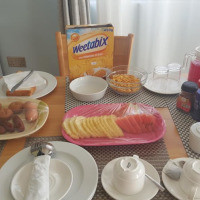 <img class='cat_full_img' src='https://rbkt.org/b/4d/ae/ff/4daeffc87c111899a84e613cbc86ce8c.jpg' />