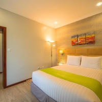 <img class='cat_full_img' src='https://rbkt.org/b/01/40/20/01402005d18e8b4129c48cfd281875c6.jpg' />