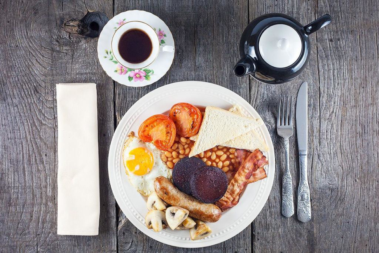 Жить без завтрака. Фул Инглиш Брекфаст. Английский завтрак Британия. Традиционный завтрак в Англии. Классический английский завтрак.