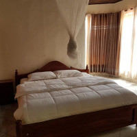 <img class='cat_full_img' src='https://rbkt.org/b/50/40/8b/50408b0c0c2fc7ecb81d330667c27ab1.jpg' />