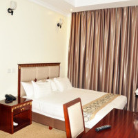 <img class='cat_full_img' src='https://rbkt.org/b/87/f3/5c/87f35c088723db6d1d96311886fe2ced.jpg' />