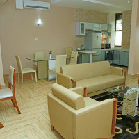 <img class='cat_full_img' src='https://rbkt.org/b/90/01/e2/9001e2cddfa058ba58153a26463f8c7a.jpg' />
