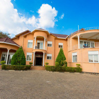 <img class='cat_full_img' src='https://rbkt.org/b/35/55/4d/35554d8d0405752ed2869d4f5ee6d734.jpg' />