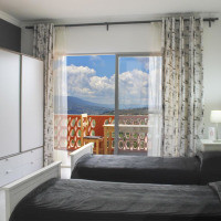 <img class='cat_full_img' src='https://rbkt.org/b/b8/17/89/b81789806ab137d2427d6f0f82c37136.jpg' />