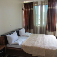 <img class='cat_full_img' src='https://rbkt.org/b/43/0b/4e/430b4e159f11a951d45fe42e549beb79.jpg' />