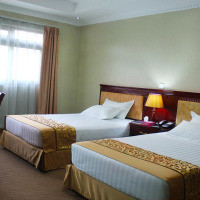 <img class='cat_full_img' src='https://rbkt.org/b/53/19/a8/5319a8746bf4179b3ec9c8f64a4a88d5.jpg' />