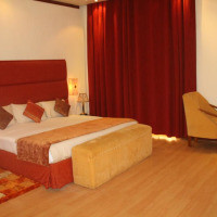 <img class='cat_full_img' src='https://rbkt.org/b/70/2f/ef/702fefc124389250953cc6269c4b8722.jpg' />