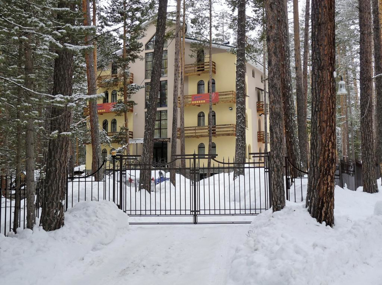 Поворот терскол. Отель поворот Чегет. Гостиница поворот Чегет. Поворот Эльбрус гостиница. Гостиница поворот Поляна Чегет.