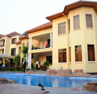 <img class='cat_full_img' src='https://rbkt.org/b/d0/cb/d0/d0cbd049892379712096997e4ce18c87.jpg' />