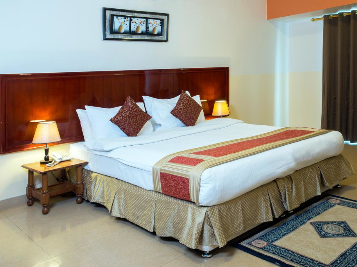 Studio m arabian plaza hotel apartment. Studio m Arabian Plaza Hotel 3. Studio m Arabian Plaza Hotel & Apartments. Crystal Plaza Hotel. Studio m Arabian Plaza Hotel & Apt 3*.