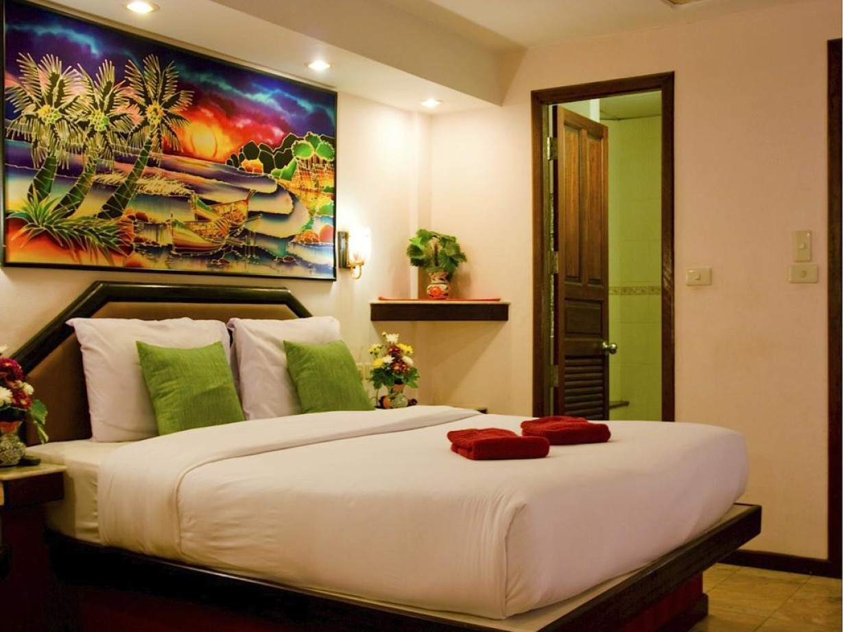 Golden sand inn phuket 3 карон. Karon Beach Inn. Paradise Inn Phuket. Райский отель в Тайланде. Тайланд отель Paradise.