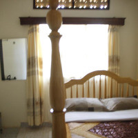 <img class='cat_full_img' src='https://rbkt.org/b/a1/4e/d3/a14ed394cbe5966def555fdb57ca2083.jpg' />