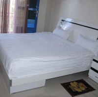 <img class='cat_full_img' src='https://rbkt.org/b/77/3c/7f/773c7fe0c610c0ceb5066cd40b262f38.jpg' />