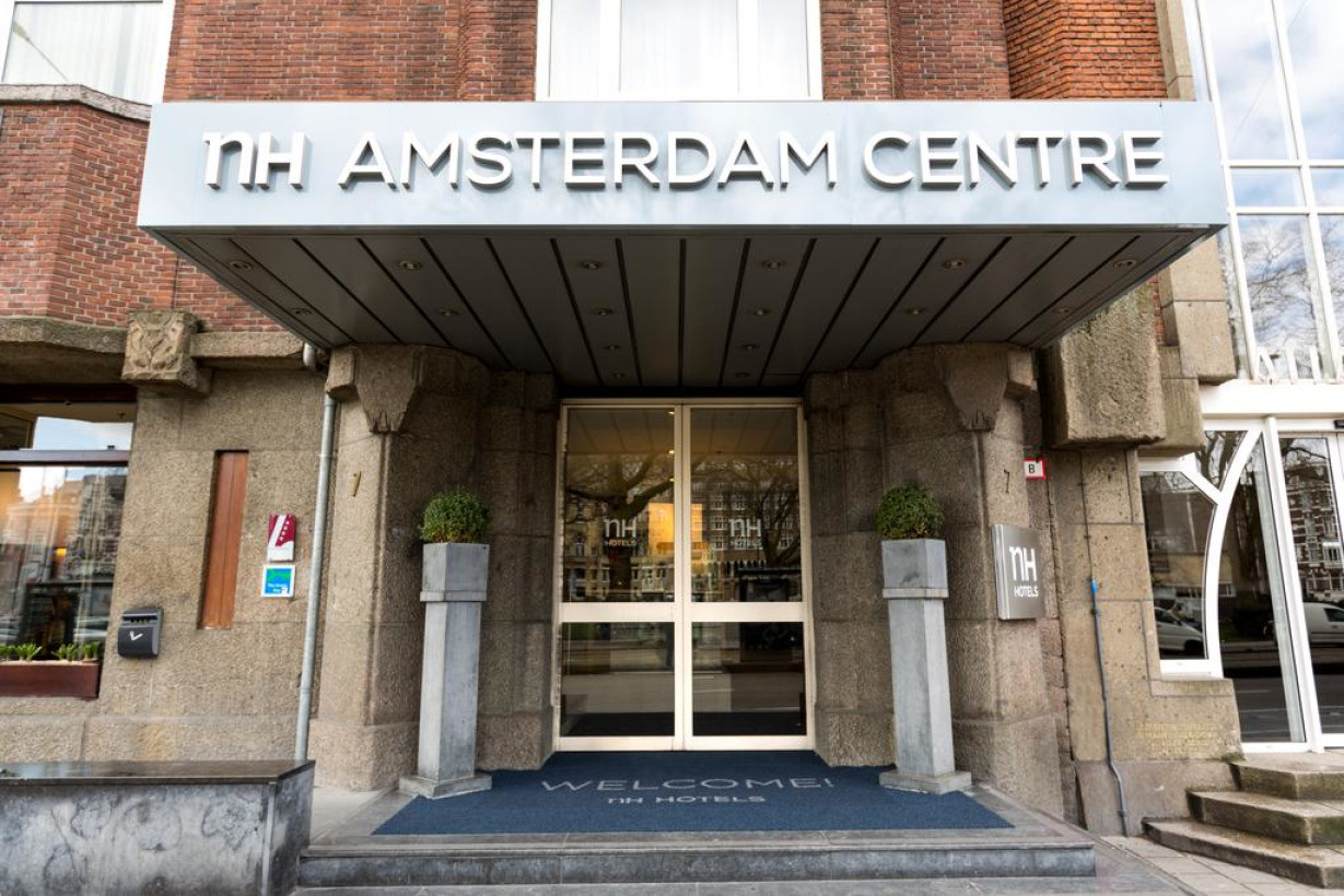 Amsterdam centre. Муниципалитет Амстердама. Центр Амстердама. Экспат центр Амстердам. Алмазный центр в Голландии.