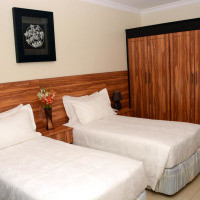 <img class='cat_full_img' src='https://rbkt.org/b/d5/c8/83/d5c883b9d8caa40a2a8c711d59260464.jpg' />