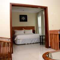 <img class='cat_full_img' src='https://rbkt.org/b/3f/00/c6/3f00c6656c353fefd609cb9157696360.jpg' />