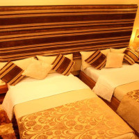 <img class='cat_full_img' src='https://rbkt.org/b/18/16/4b/18164b1c74c9169bea48ecbee38455a1.jpg' />