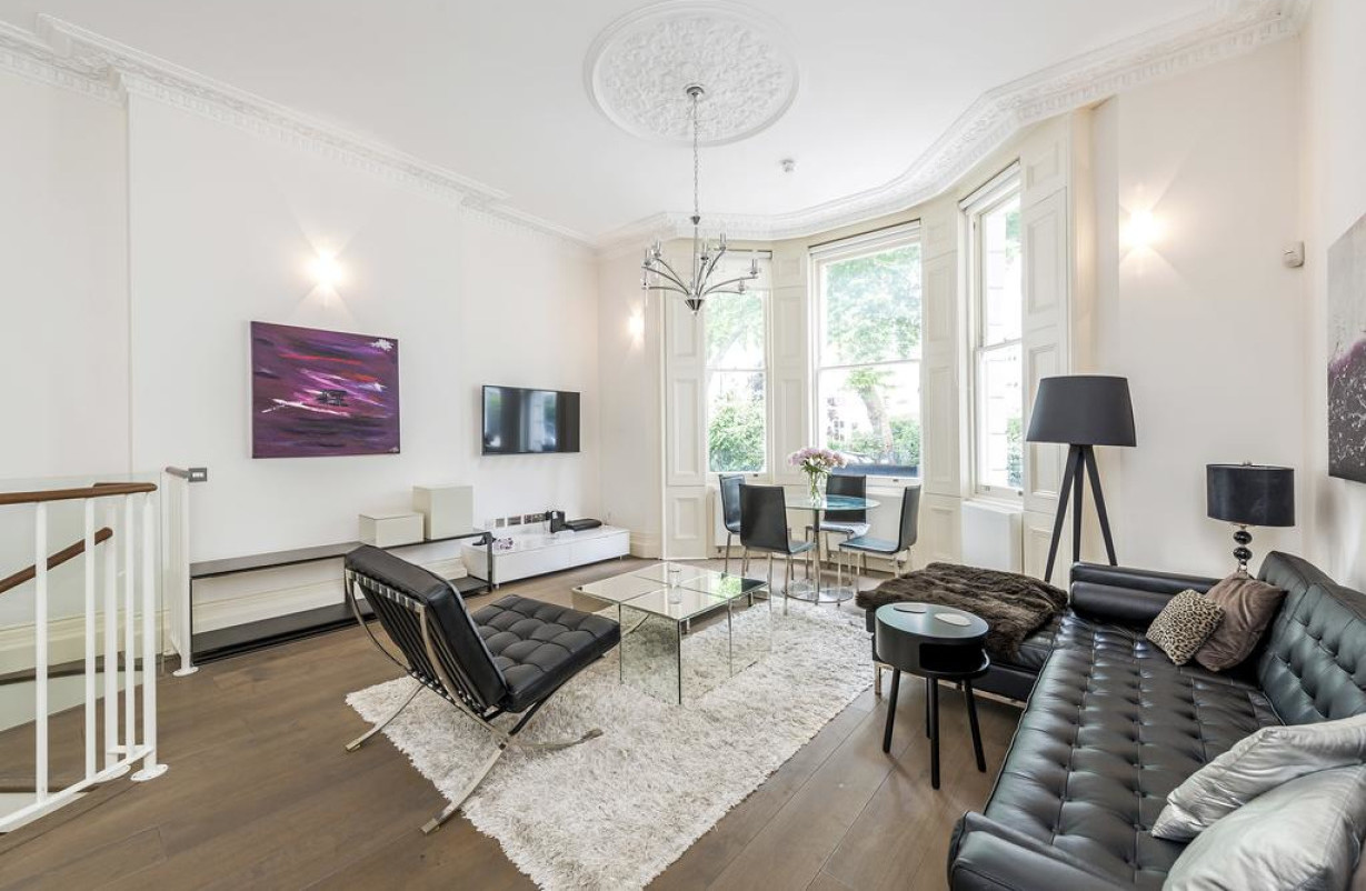 Buy apartment in london савоне