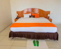 <img class='cat_full_img' src='https://rbkt.org/b/12/9c/3e/129c3e92176529b3585e45f2828b42cd.jpg' />