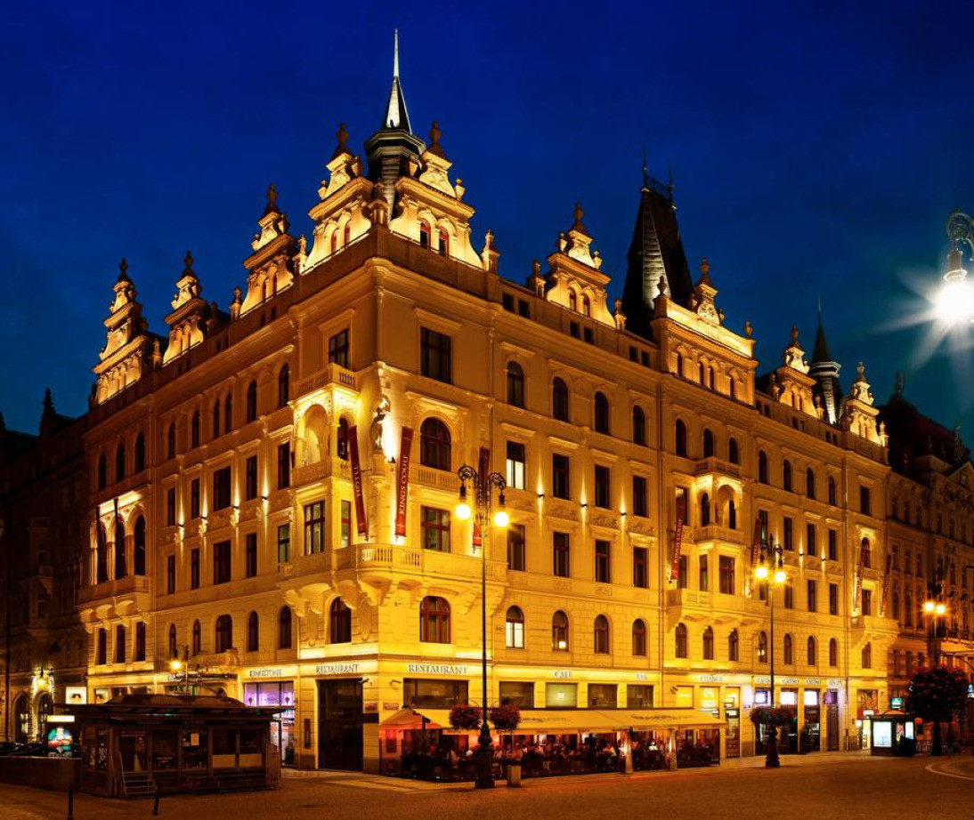 Фото гостиницы. Прага Чехия отель. Прага Hotel Praha. Отель в Праге фото. Главная гостиница Праги.