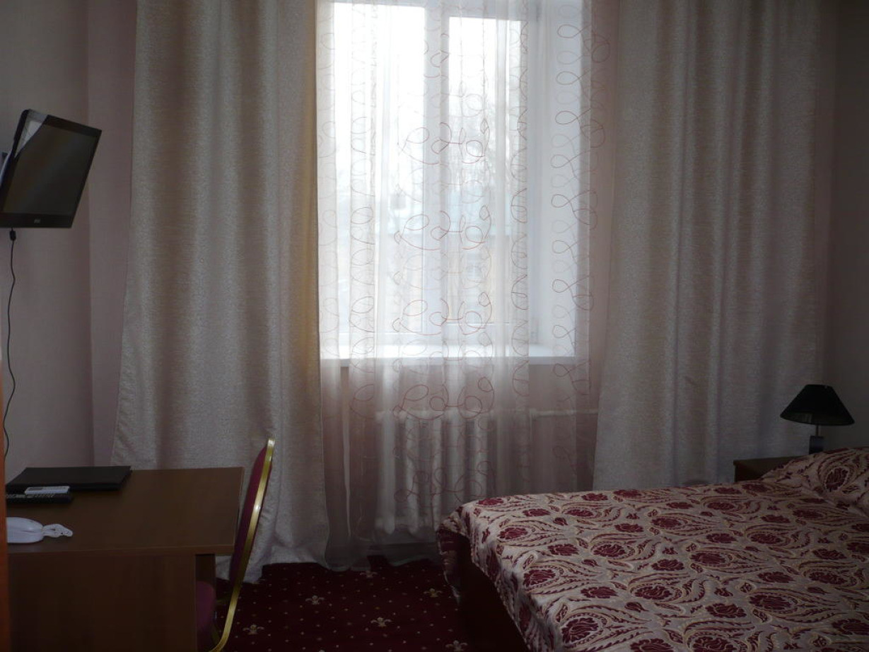 Отель левый берег Ульяновск. Верхняя терраса Ульяновск гостиница best. Ульяновск гостиница 22 этажа на берегу. Ульяновск отели правый берег 331 комната.