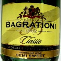 Игристое вино Bagrationi Classic Semi-Sweet