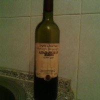 Грузинское красное полусладкое вино Алазанская долина "Заря Кахетии"