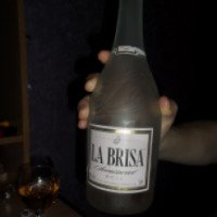Винный напиток La Brisa газированный полусладкий розовый