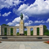 Мемориал павшим советским воинам в Тиргартене (Германия, Берлин)