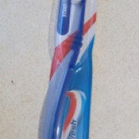 Зубная щетка Aquafresh Standard Medium