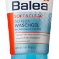 Антибактериальный гель для умывания против камедонов Balea Olfreies Waschgel Young Soft & Clear