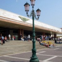 Железнодорожный вокзал в Венеции (Италия)
