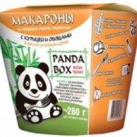 Лапша быстрого приготовления Panda Box с курицей и овощами в кисло-сладком соусе