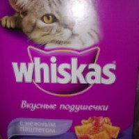 Корм для кошек Whiskas "Вкусные подушечки" Морское ассорти с лососем, тунцом и креветками
