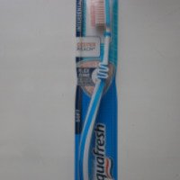 Зубная щетка Aquafresh Interdental Soft
