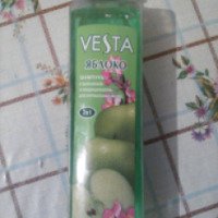 Шампунь с бальзамом и кондиционером Vesta "Яблоко" для нормальных волос