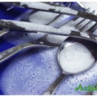 Вываривание посуды в растворе каустической соды и канцелярского клея