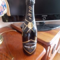 Российское шампанское Абрау-Дюрсо полусладкое