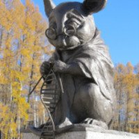 Памятник лабораторной мыши, вяжущей нить ДНК (Россия, Новосибирск)