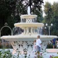 Розарий с фонтаном парка им. Горького (Россия, Москва)