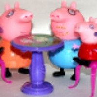 Игровой набор семья Peppa Pig "За обеденным столом"