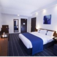 Отель Holiday Inn Express Bahrain 4* 