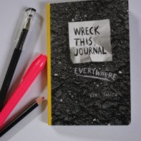 Книга "Wreck This Journal Everywhere" - издательство Эксмо