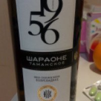 Вино столовое белое полусладкое Кубань-Вино "Шардоне таманское"