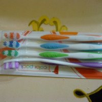 Зубные щетки Auchan Color Pack
